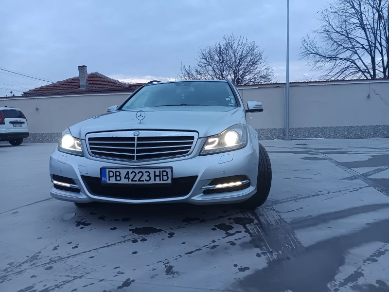 Mercedes-Benz C 220, снимка 2 - Автомобили и джипове - 49051371