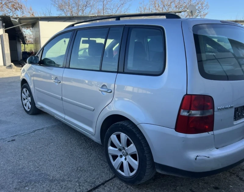 VW Touran 1.9tdi, снимка 3 - Автомобили и джипове - 49456282