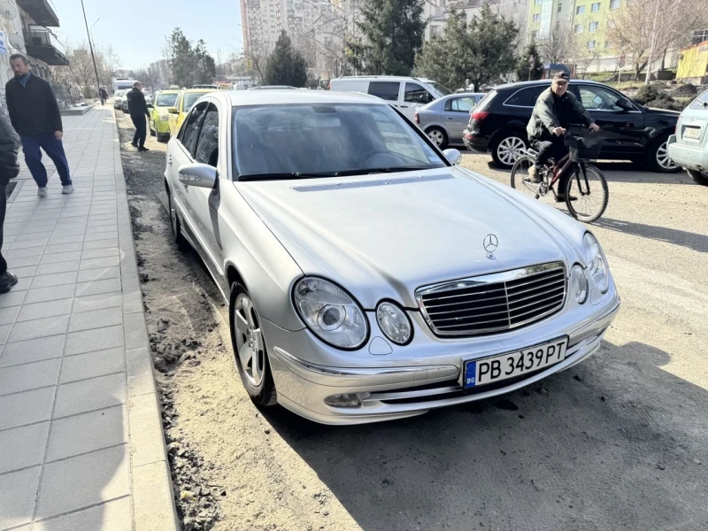 Mercedes-Benz E 280 Avantgarde, снимка 4 - Автомобили и джипове - 49489643