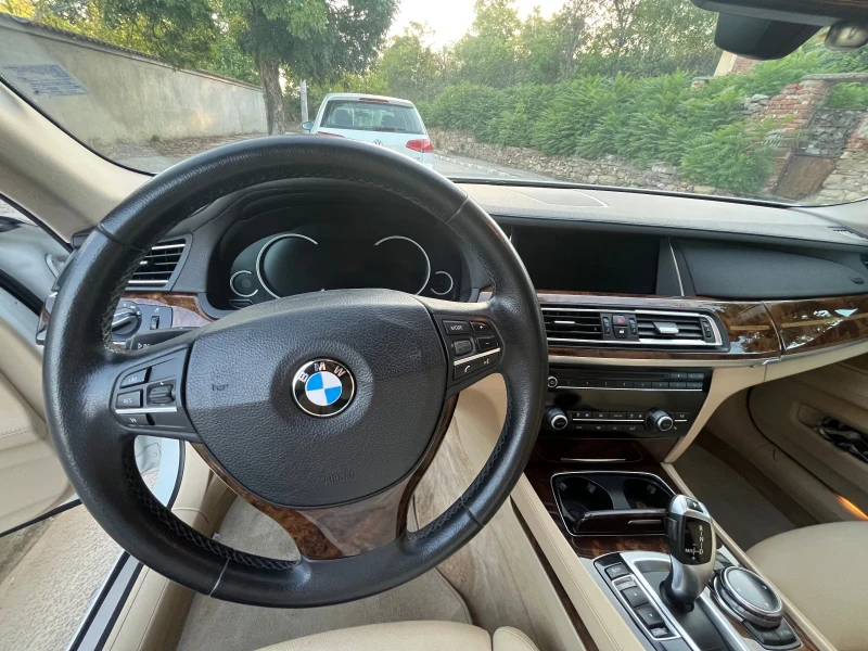 BMW 750  xDrive, снимка 8 - Автомобили и джипове - 52382668