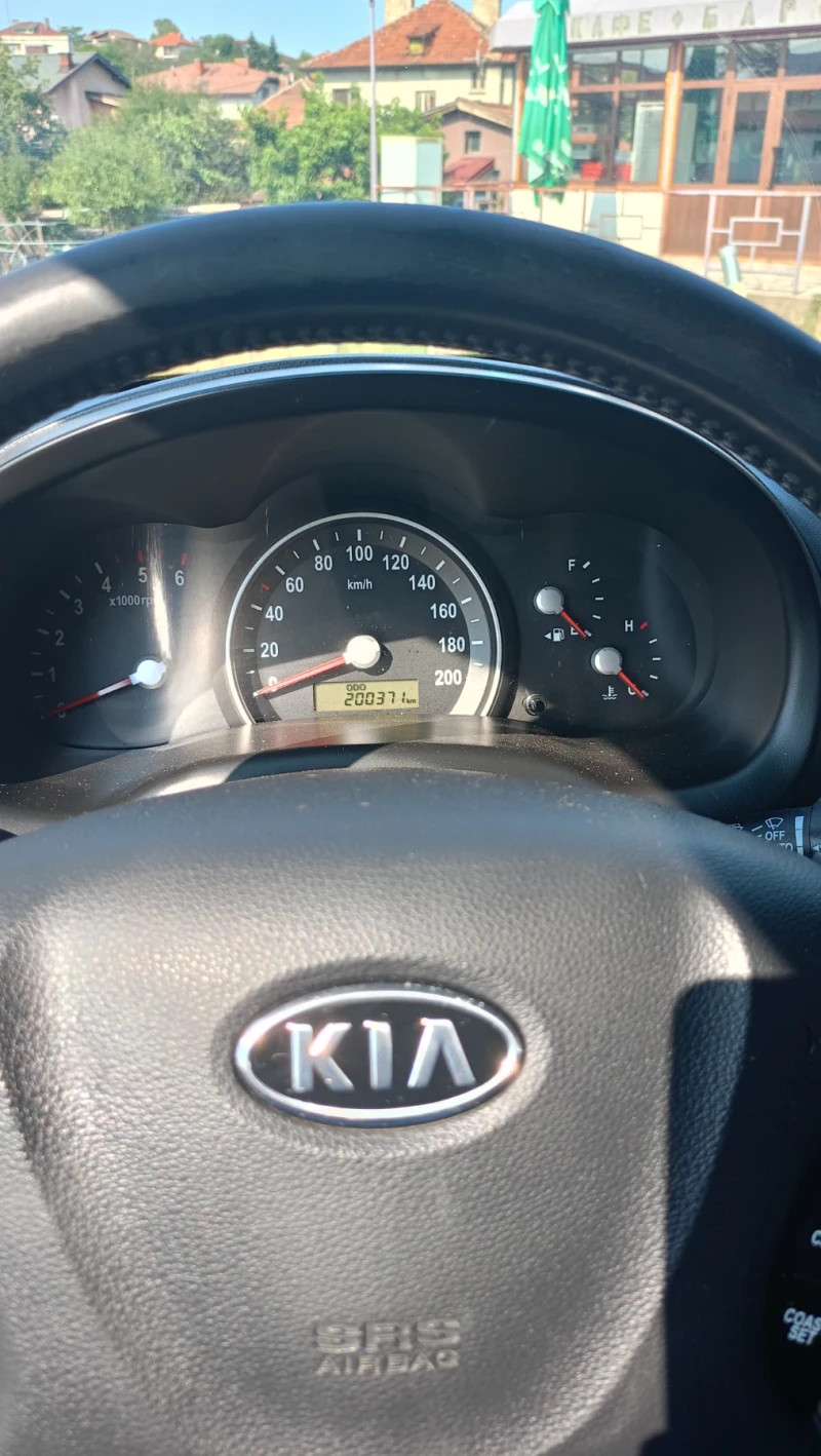 Kia Carnival, снимка 2 - Автомобили и джипове - 52589717