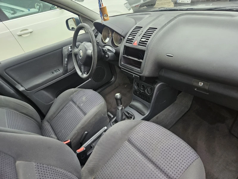 VW Polo 1.4i, снимка 6 - Автомобили и джипове - 52695569