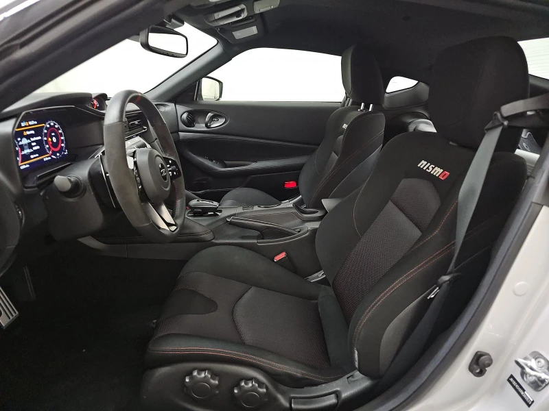 Nissan 370Z Z NISMO Twin Turbo V6, снимка 8 - Автомобили и джипове - 53183374