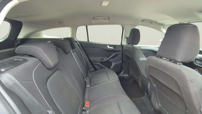 Ford Focus 1.0Ecoboost, снимка 9 - Автомобили и джипове - 53268435