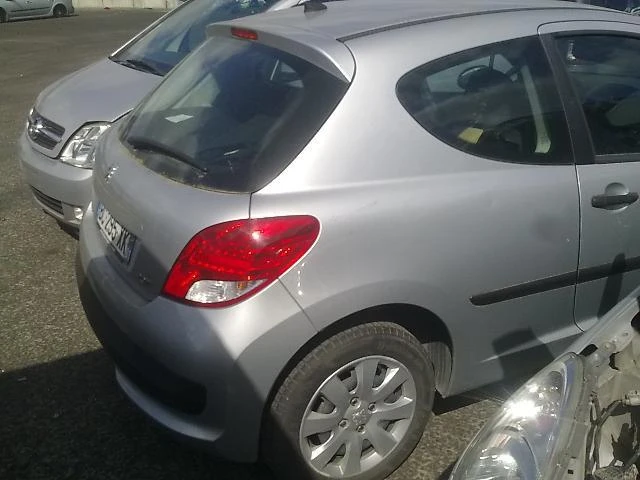 Peugeot 207 1.4i/HDi 1.6i/HDi, снимка 4 - Автомобили и джипове - 9299951