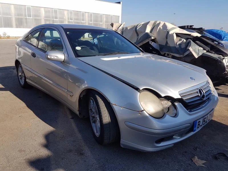 Mercedes-Benz C 220 C220 CDI 611 Ръчка, снимка 3 - Автомобили и джипове - 49481817