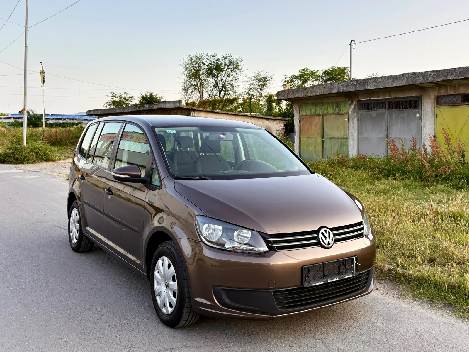 VW Touran 1.6TDI 7МЕСТА* 6скорости* 186 000км*  - изображение 2