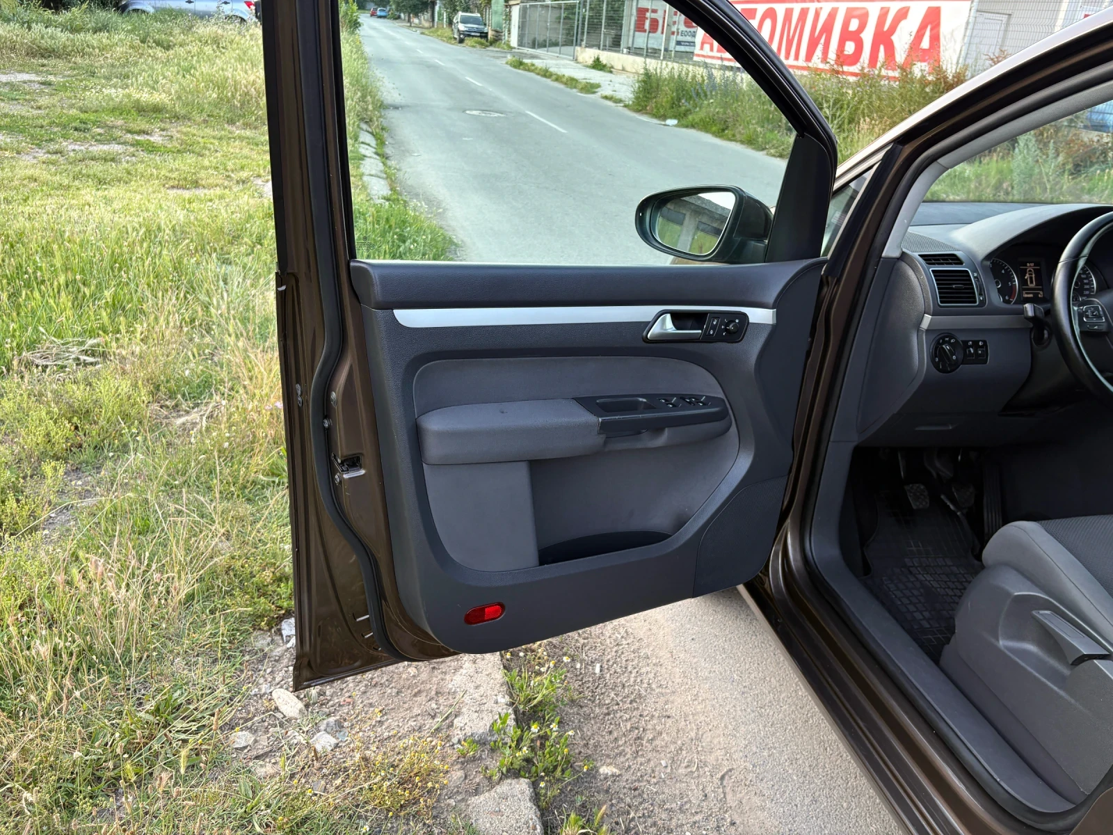 VW Touran 1.6TDI 7МЕСТА* 6скорости* 186 000км*  - изображение 6