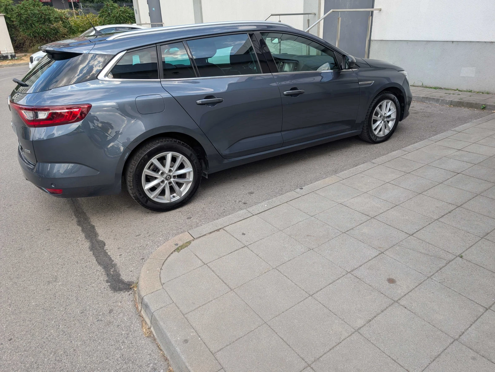 Renault Megane Grandtour - изображение 6