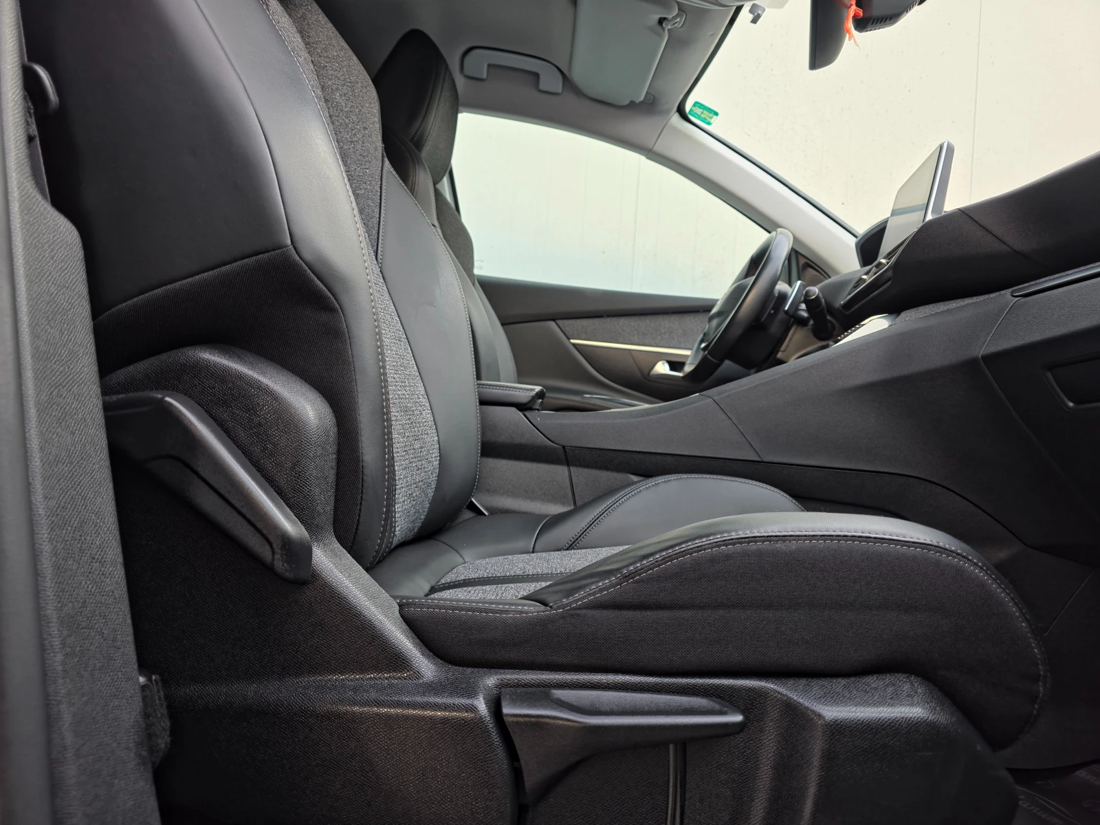 Peugeot 5008 1.2 PureTech ALLURE - изображение 9