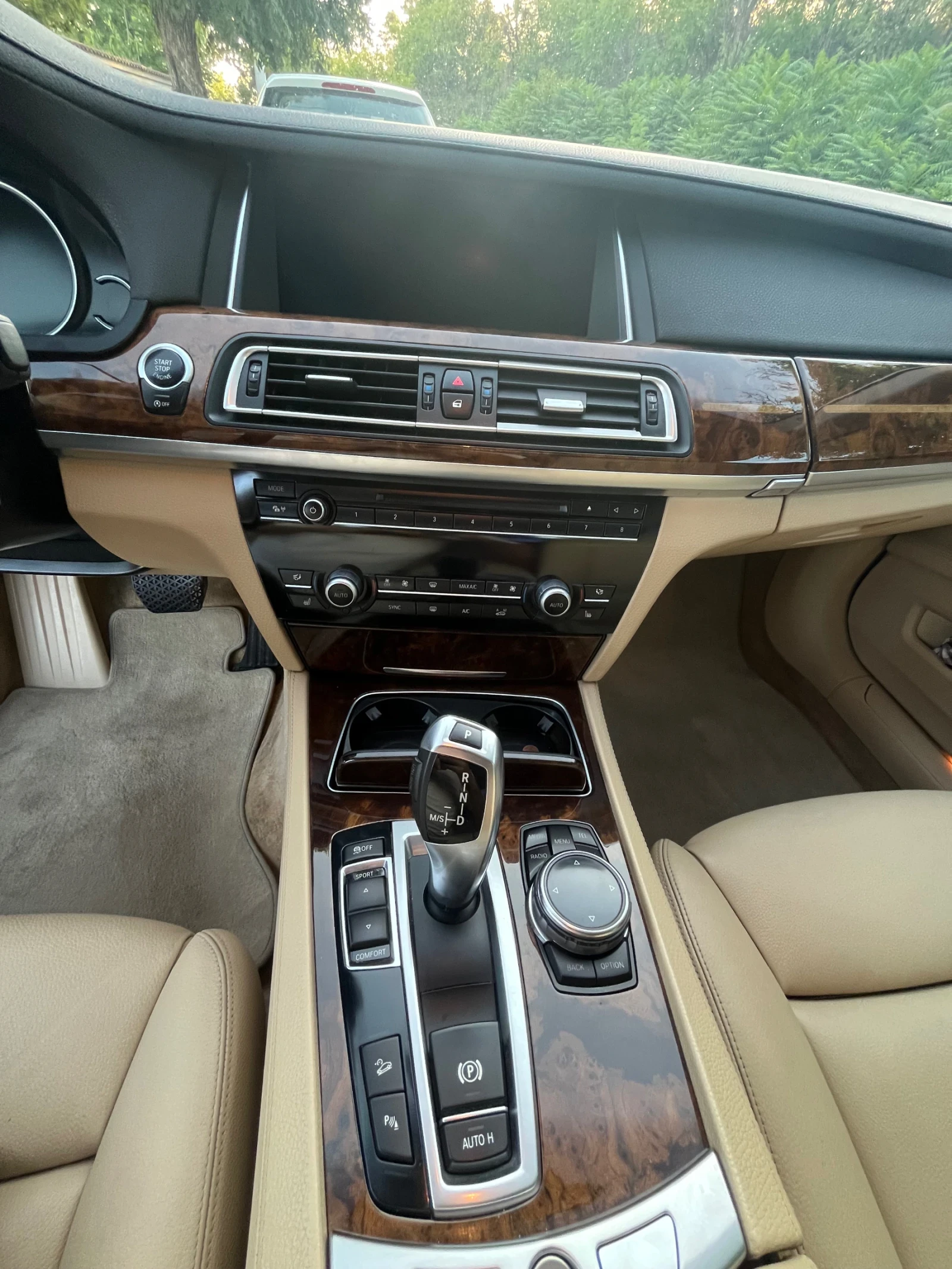 BMW 750  xDrive - изображение 9