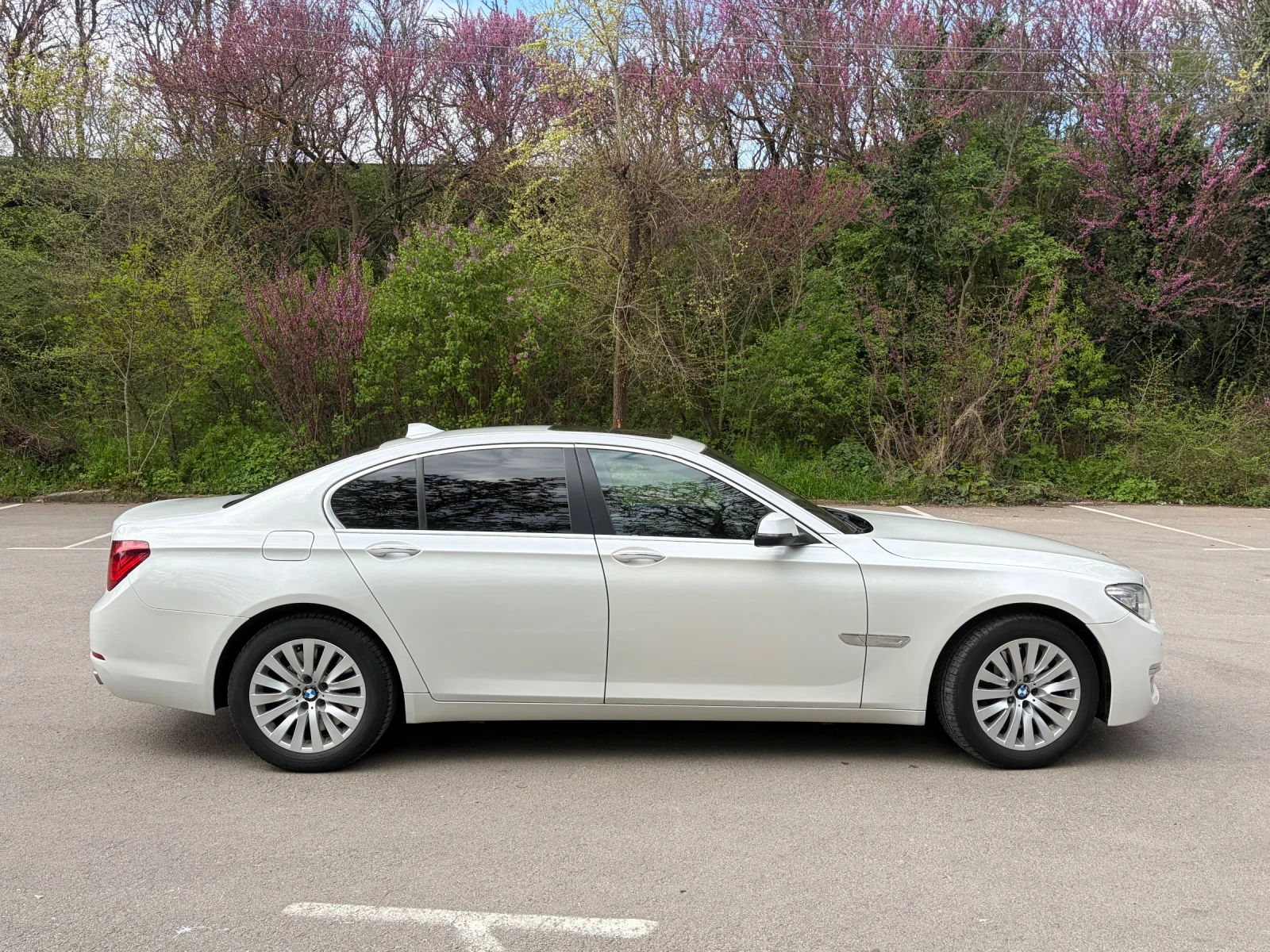 BMW 750  xDrive, снимка 4 - Автомобили и джипове - 54238025