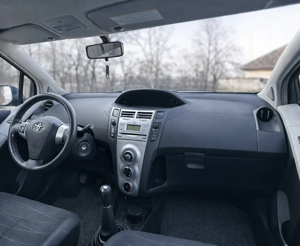 Toyota Yaris 1.3 VVT-i - изображение 7