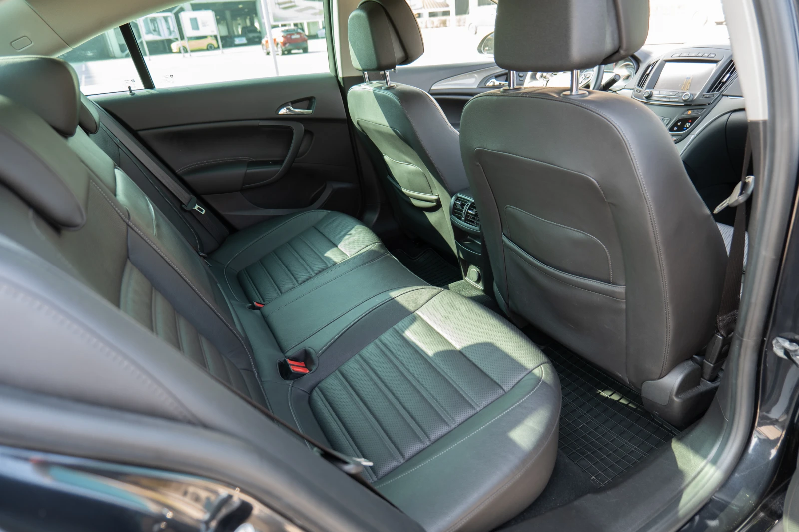 Opel Insignia 4x4, снимка 8 - Автомобили и джипове - 53818874