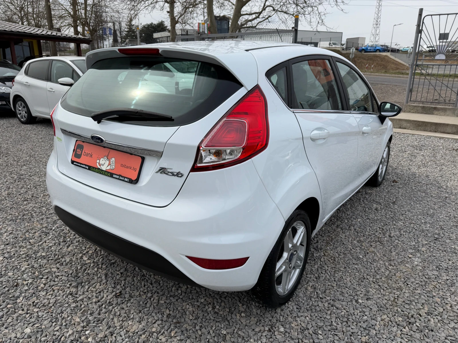 Ford Fiesta 1.6tdci 95кс. Titanium Климатроник!, снимка 3 - Автомобили и джипове - 53928507
