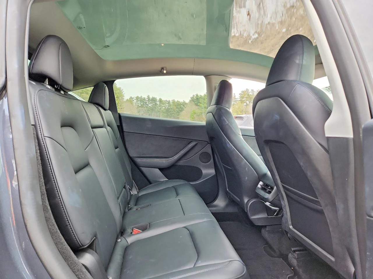 Tesla Model Y Dual Motor, снимка 10 - Автомобили и джипове - 53976456