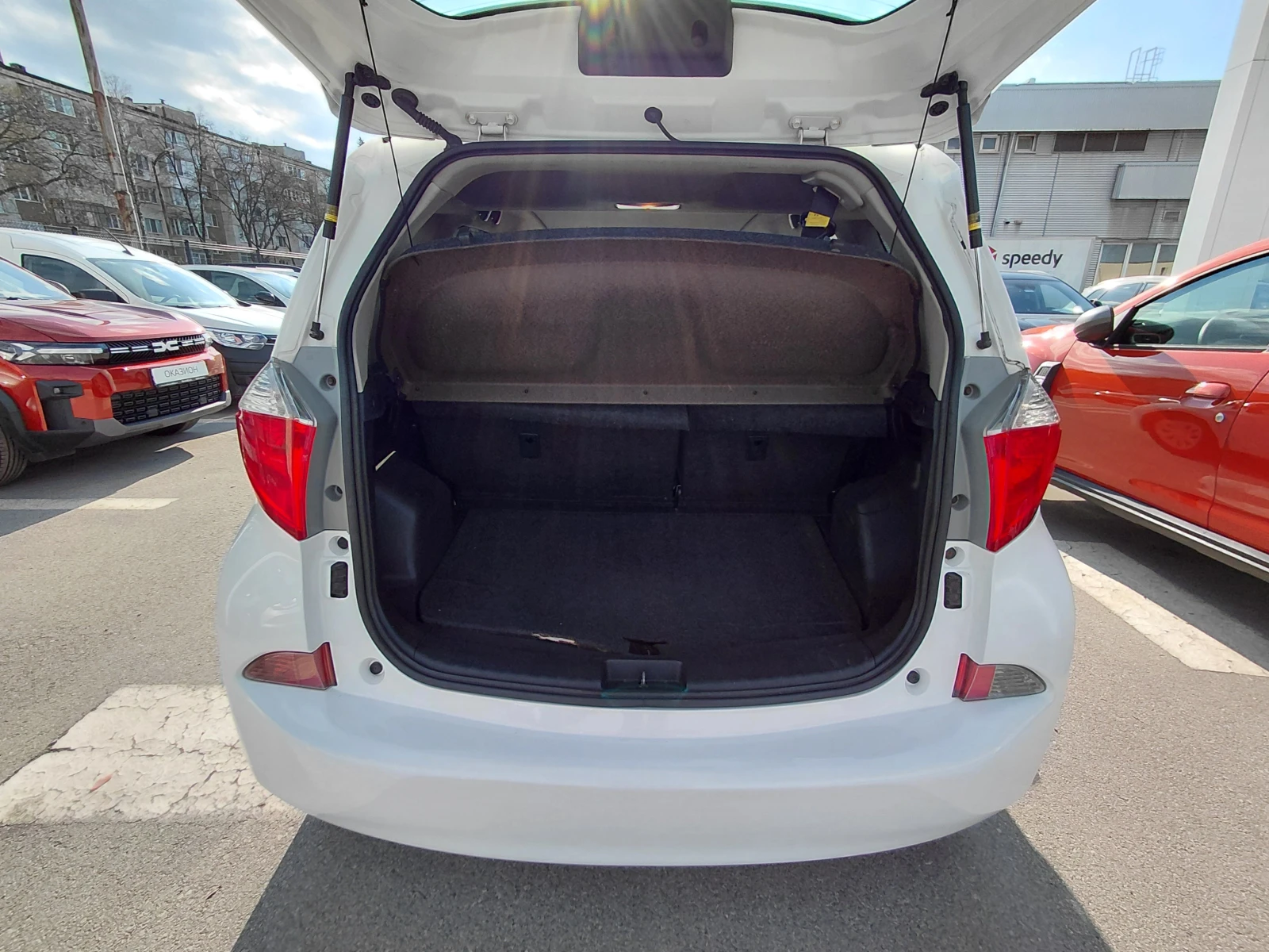 Toyota Verso S 1.4 D4D/90к.с, снимка 17 - Автомобили и джипове - 54136242