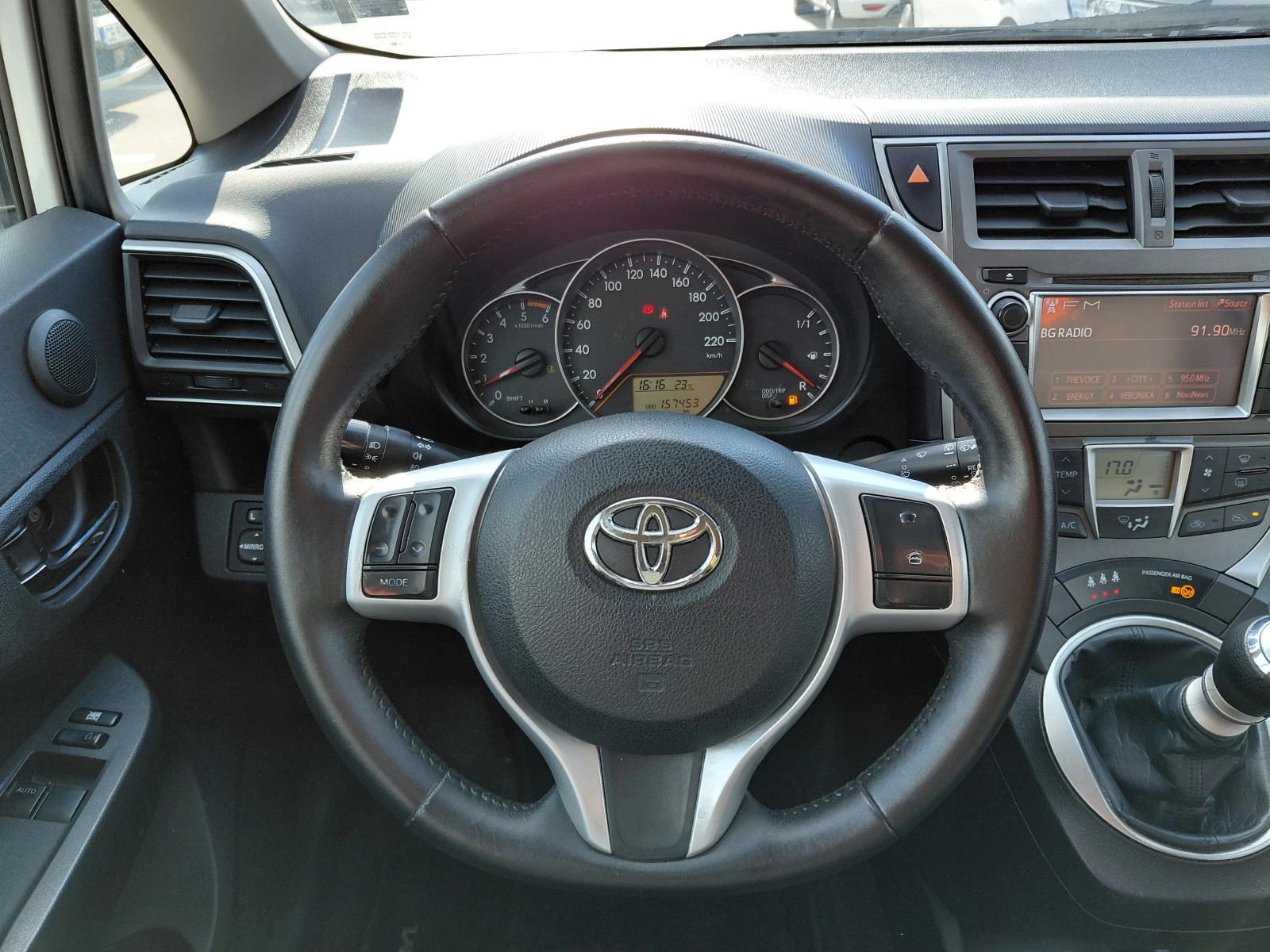 Toyota Verso S 1.4 D4D/90к.с, снимка 11 - Автомобили и джипове - 54136242