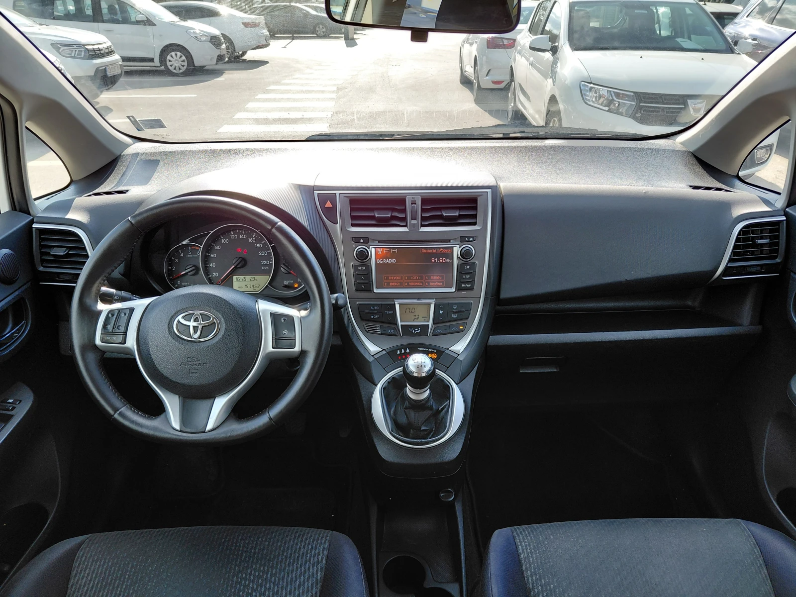 Toyota Verso S 1.4 D4D/90к.с, снимка 10 - Автомобили и джипове - 54136242
