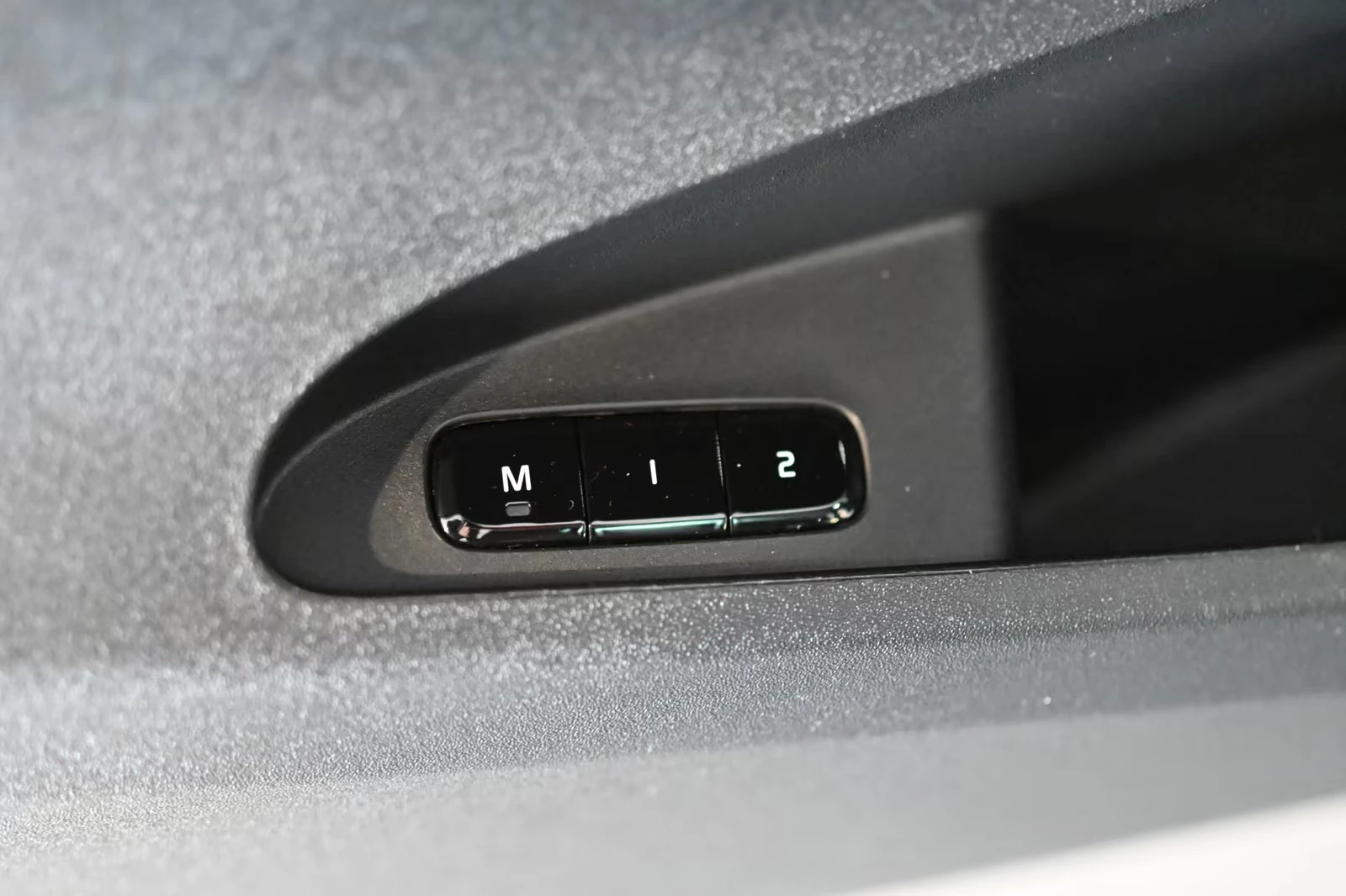 Polestar 2 LONG-RANGE/476HP/DUAL/PLUS/PANO/360/H&K/HPUMP/163q, снимка 12 - Автомобили и джипове - 54204586