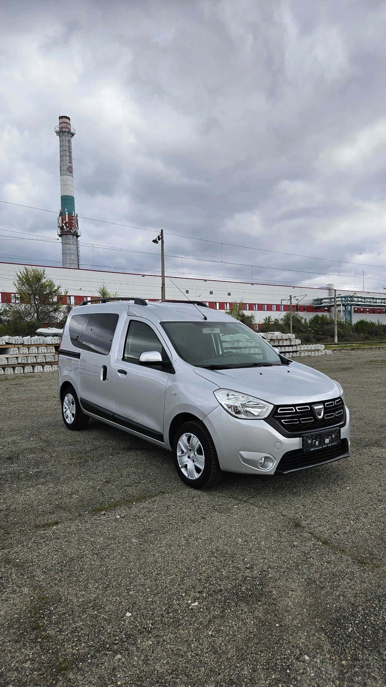 Dacia Dokker 1.6 SCe / фабрична Газ , снимка 3 - Автомобили и джипове - 54245683