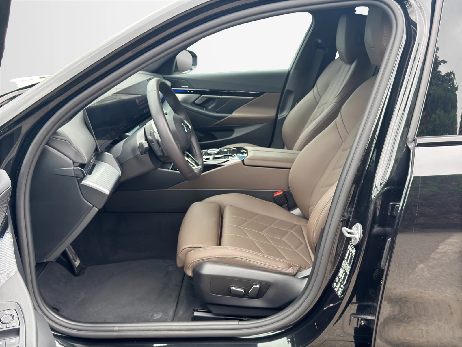BMW 520 xDrive Sedan, снимка 6 - Автомобили и джипове - 54884707