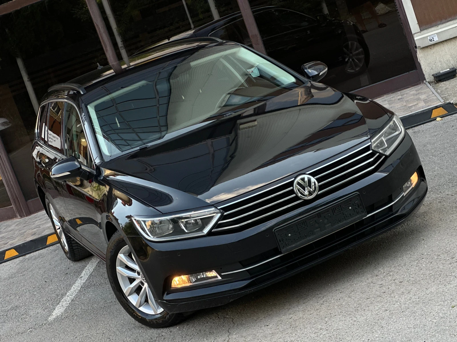 VW Passat B8/Distronic/DSG6/История във VW/Full/ОБСЛУЖЕН/TOP, снимка 2 - Автомобили и джипове - 55181636