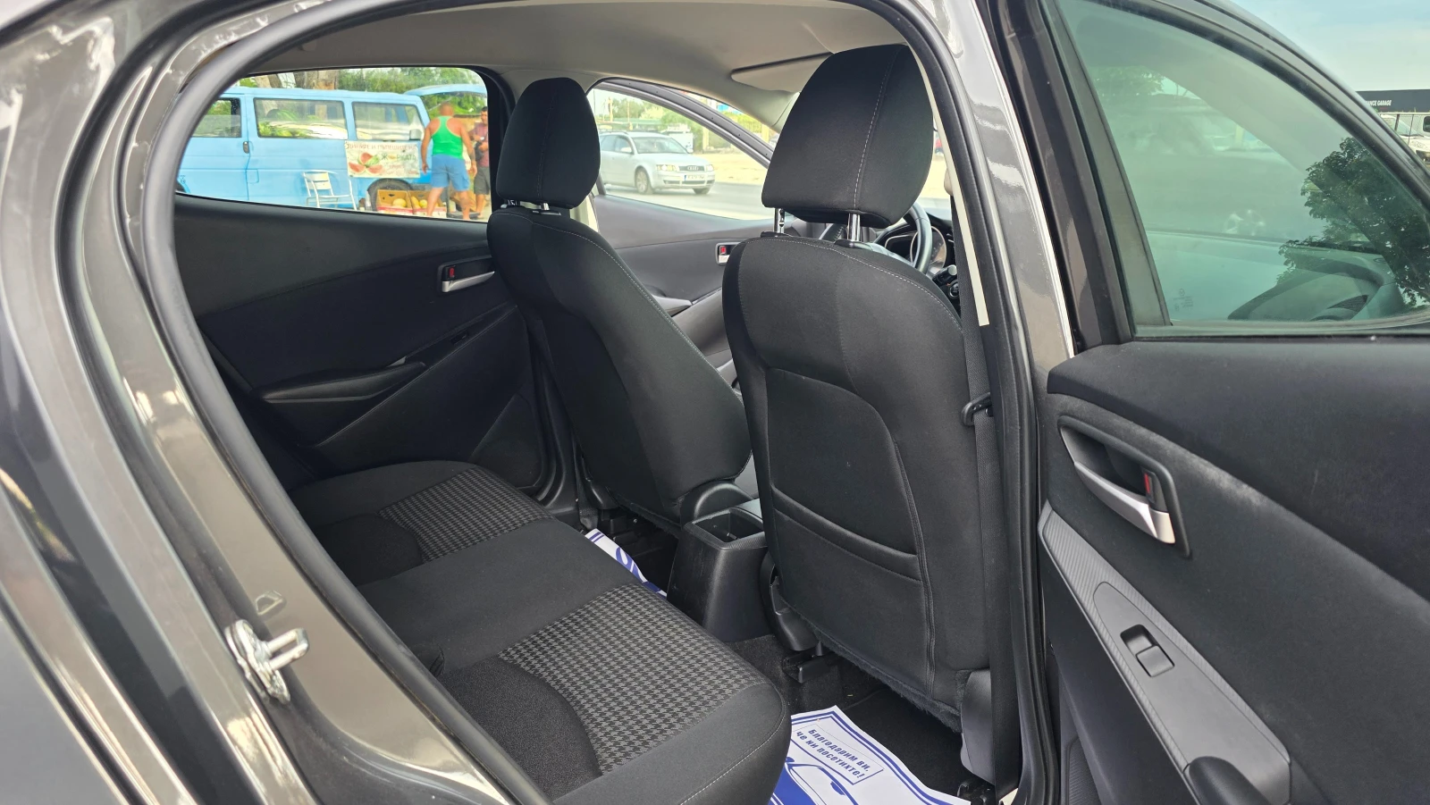 Mazda 2 KATO ЧИСТО НОВ, снимка 9 - Автомобили и джипове - 55328058