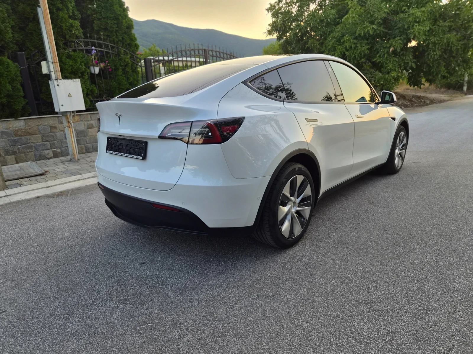 Tesla Model Y Long Range/Dual Motor/12.21/116000км, снимка 4 - Автомобили и джипове - 55513836