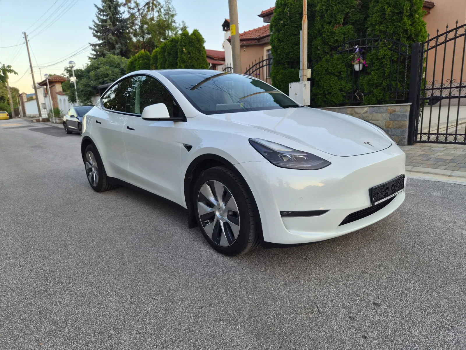 Tesla Model Y Long Range/Dual Motor/12.21/116000км, снимка 2 - Автомобили и джипове - 55513836