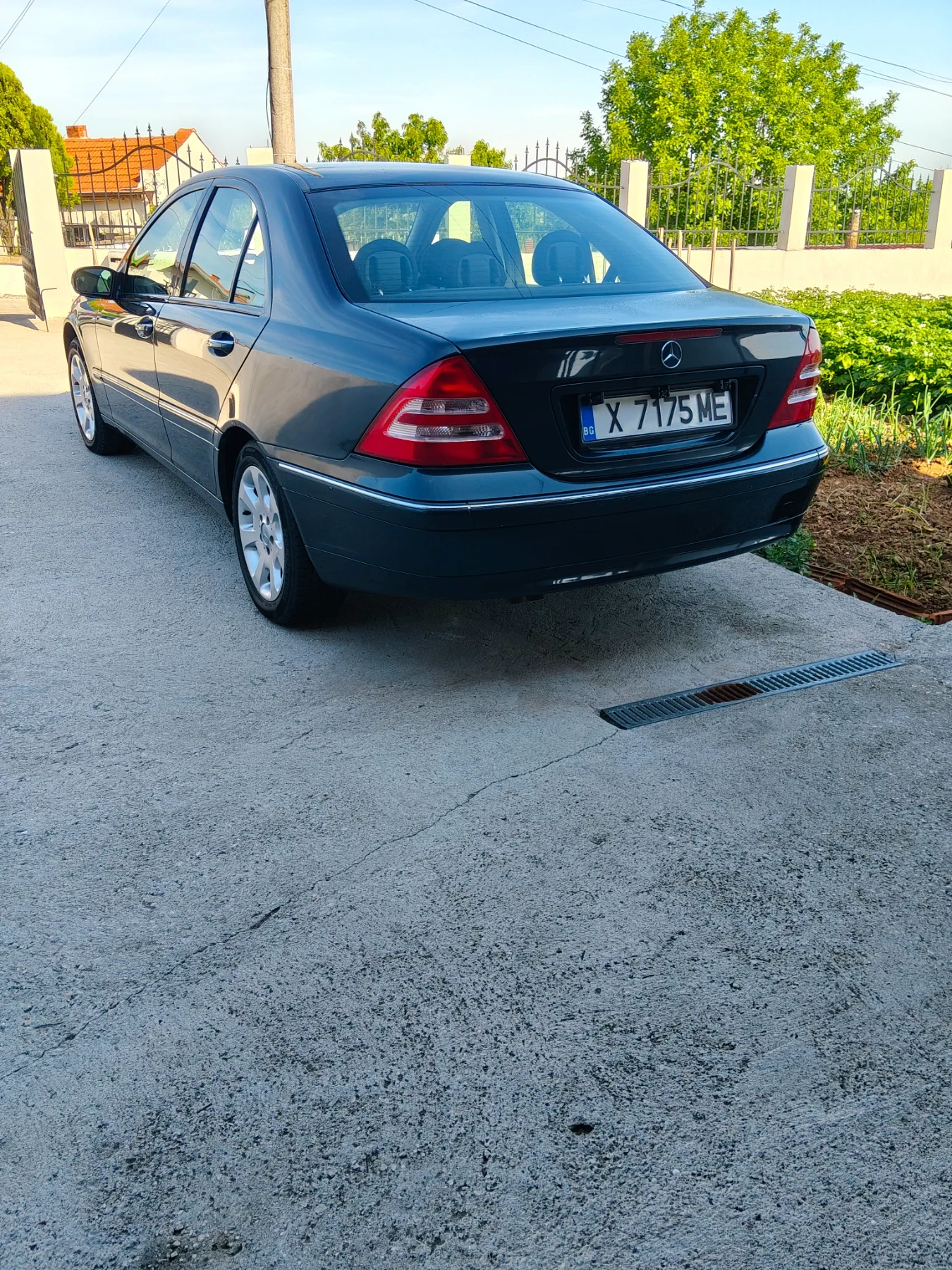 Mercedes-Benz C 200, снимка 2 - Автомобили и джипове - 55614436