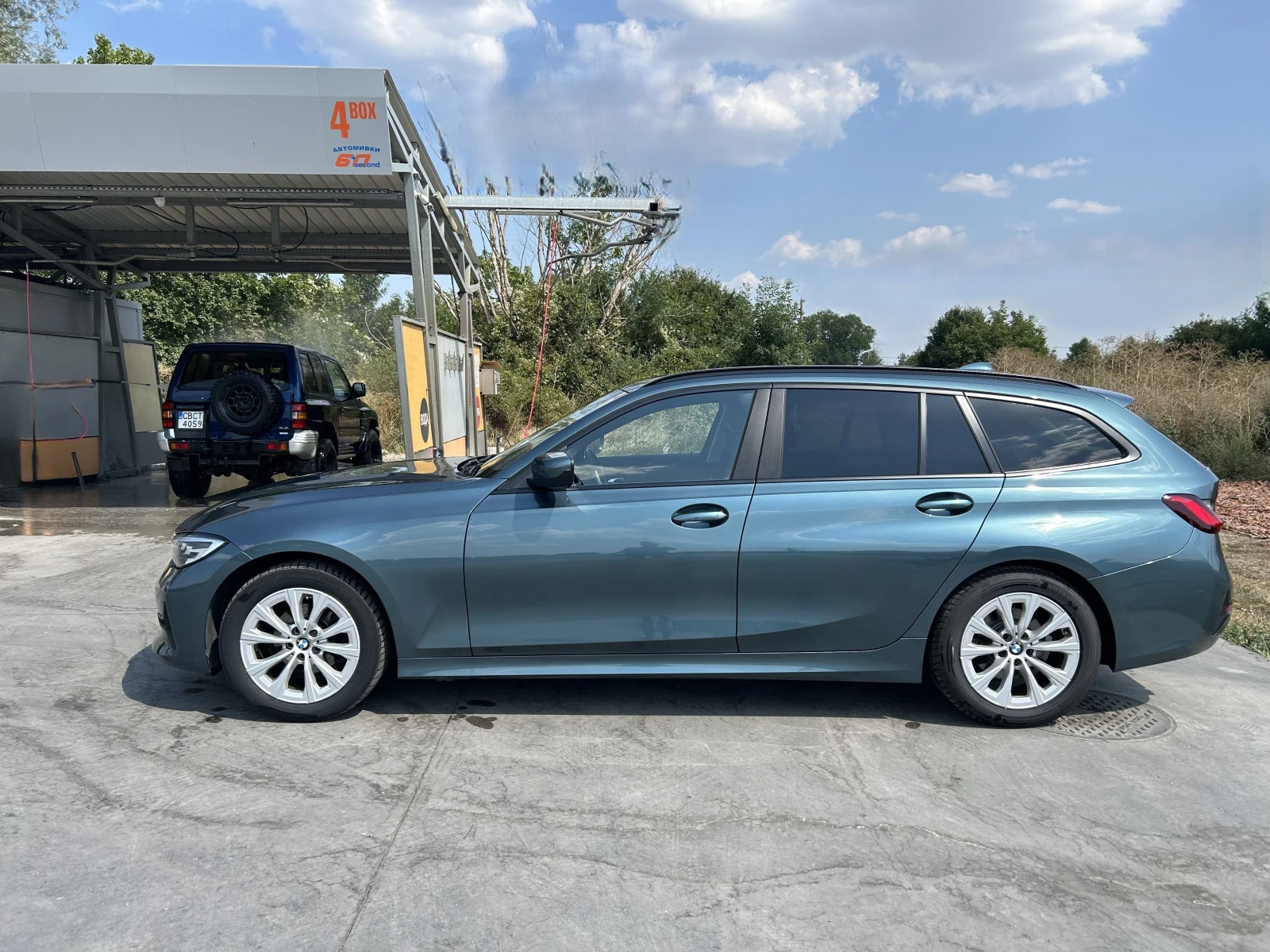 BMW 318 G21 Touring MILD HYBRID/Diesel/Auto/LED/Distr/2021, снимка 3 - Автомобили и джипове - 55846617
