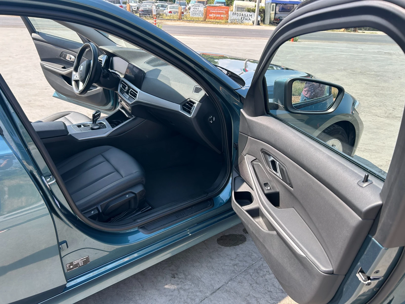 BMW 318 G21 Touring MILD HYBRID/Diesel/Auto/LED/Distr/2021, снимка 16 - Автомобили и джипове - 55846617