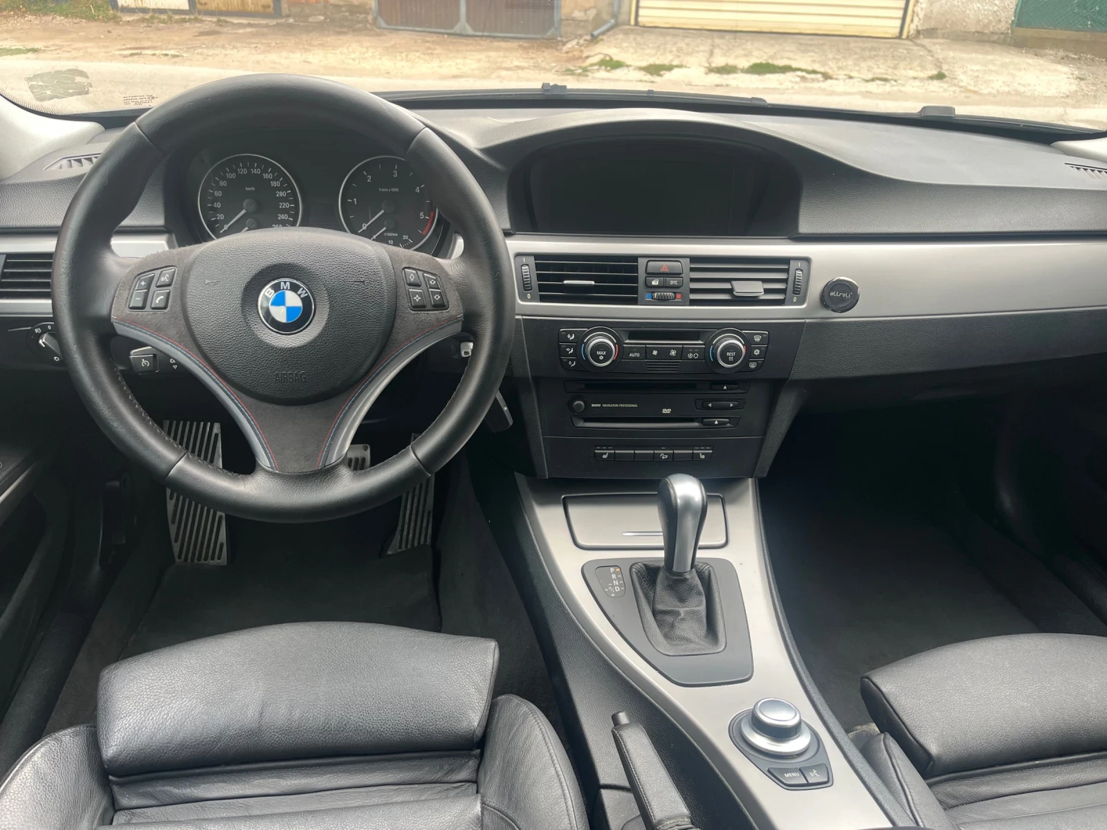 BMW 330 SWISS, снимка 10 - Автомобили и джипове - 56302763