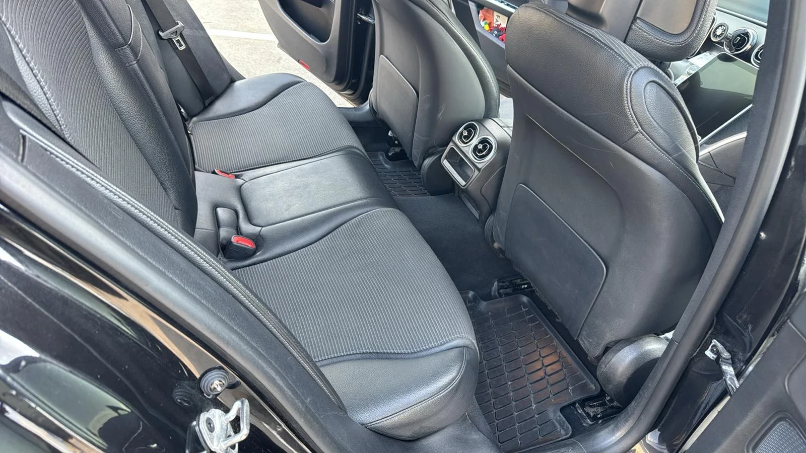 Mercedes-Benz C 220, снимка 11 - Автомобили и джипове - 56353469