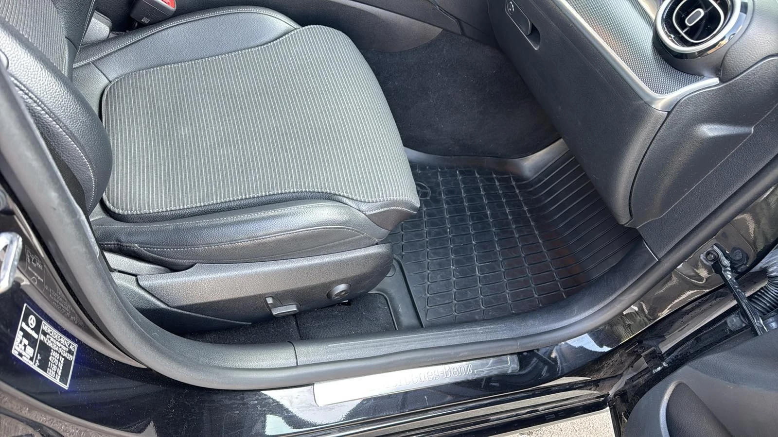 Mercedes-Benz C 220, снимка 12 - Автомобили и джипове - 56353469