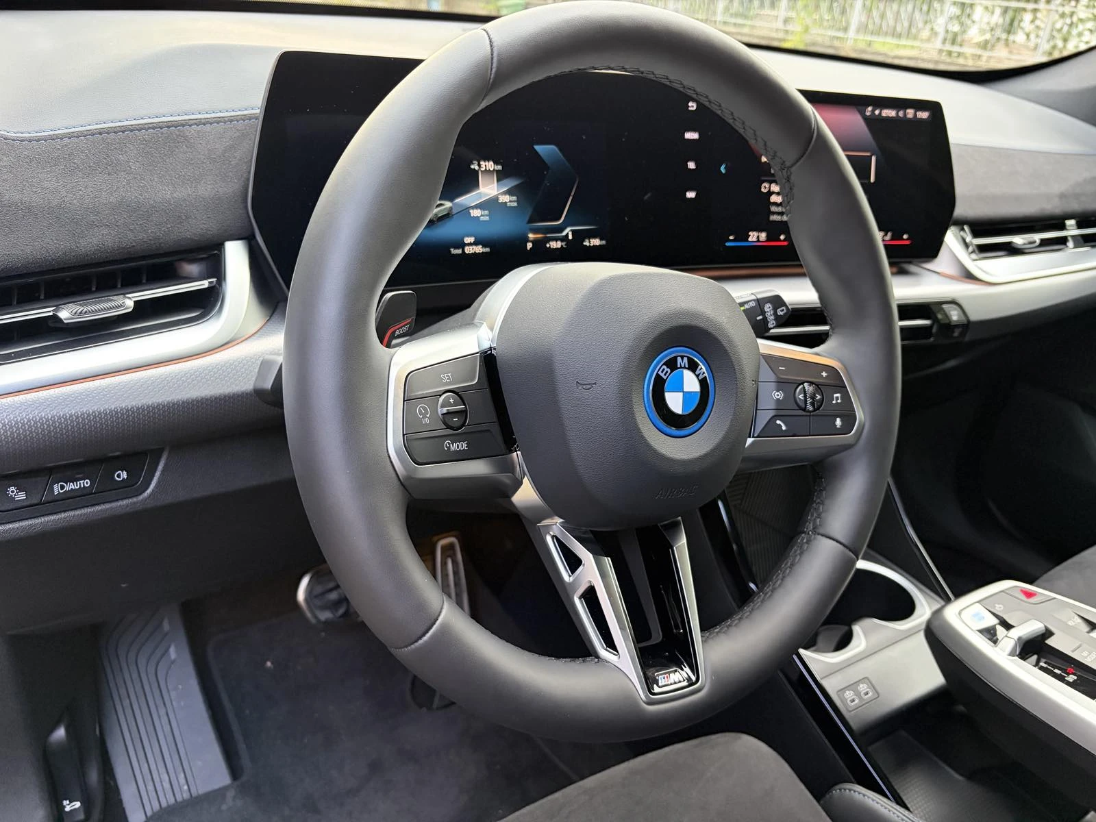 BMW iX1 eDrive20 = M-Sport  / �������� | Mobile.bg � ����������� 6