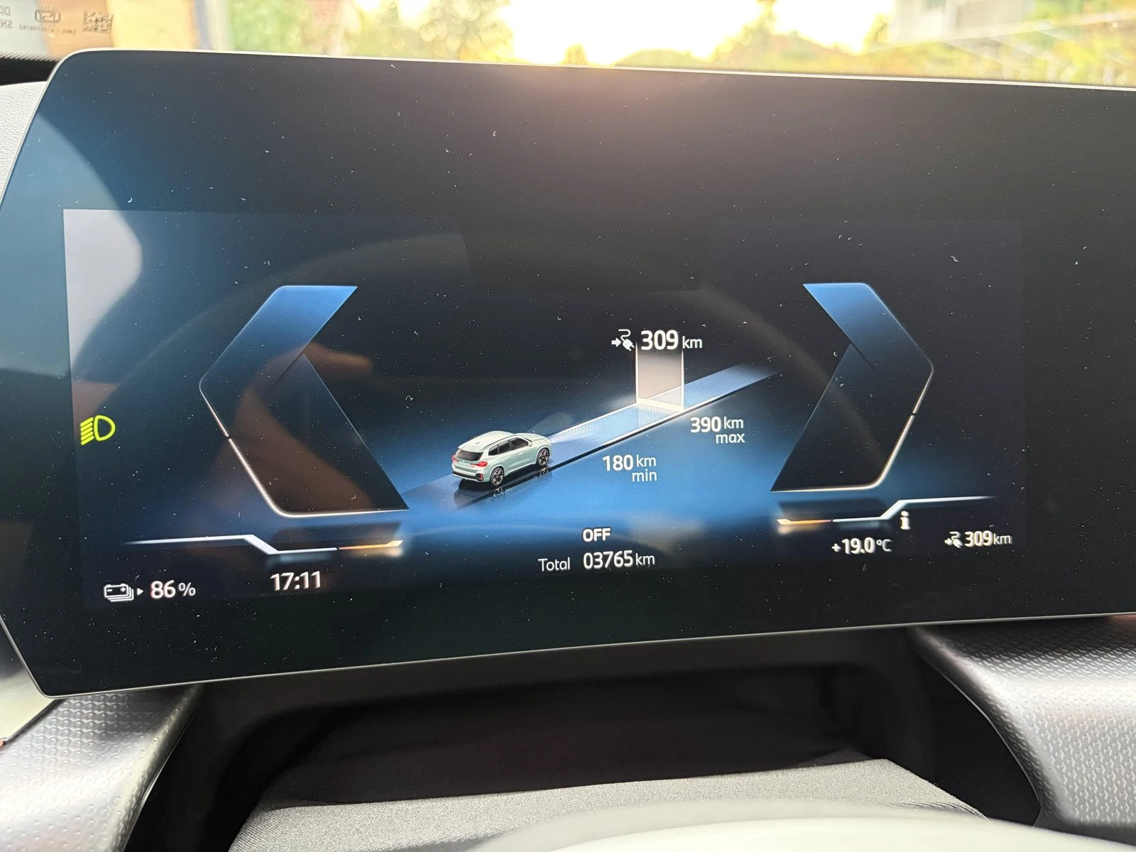 BMW iX1 eDrive20 = M-Sport  / �������� | Mobile.bg � ����������� 8