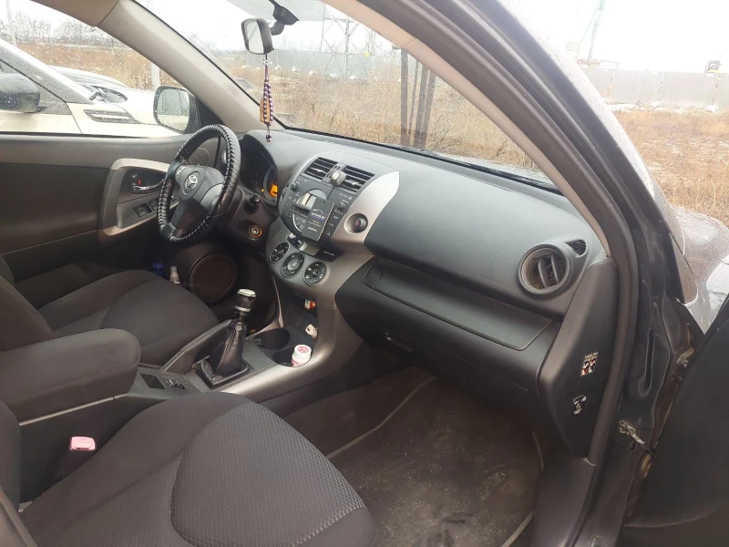 Toyota Rav4 D4d, снимка 6 - Автомобили и джипове - 48426939