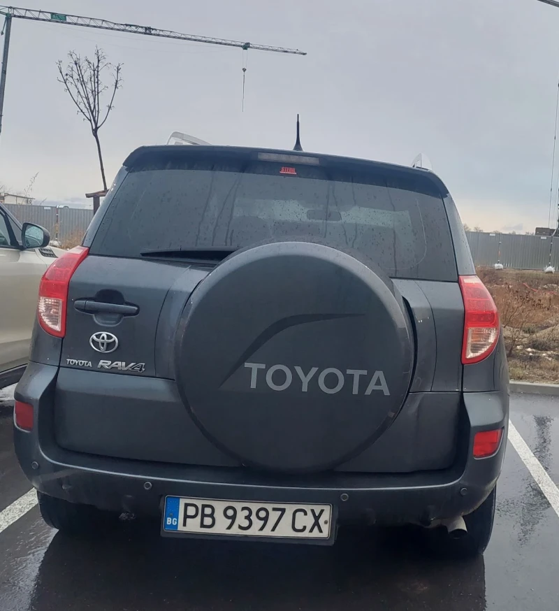 Toyota Rav4 D4d, снимка 5 - Автомобили и джипове - 48426939