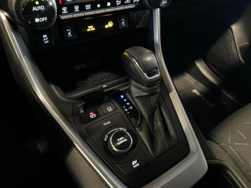 Toyota Rav4 2.5* TEAM-D* 4X4* CAM* KEYLESS* DISTR* , снимка 15 - Автомобили и джипове - 52706750