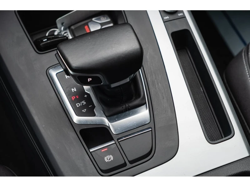 Audi Q5 * Komfort| Clean Carfax| 1 Owner| Low KM| Pano Roo, снимка 15 - Автомобили и джипове - 52848069