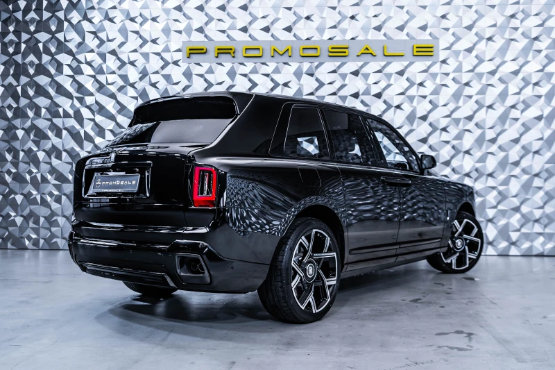 Rolls-Royce Cullinan Black Badge Series II, снимка 4 - Автомобили и джипове - 53341715