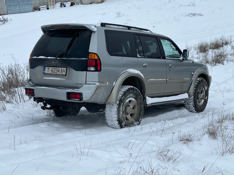 Mitsubishi Pajero sport 3.0V6 Газ.Инж. , снимка 5 - Автомобили и джипове - 53352076