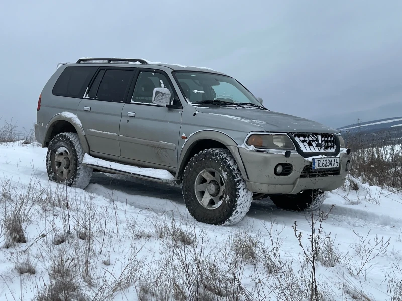 Mitsubishi Pajero sport 3.0V6 Газ.Инж. , снимка 2 - Автомобили и джипове - 53352076