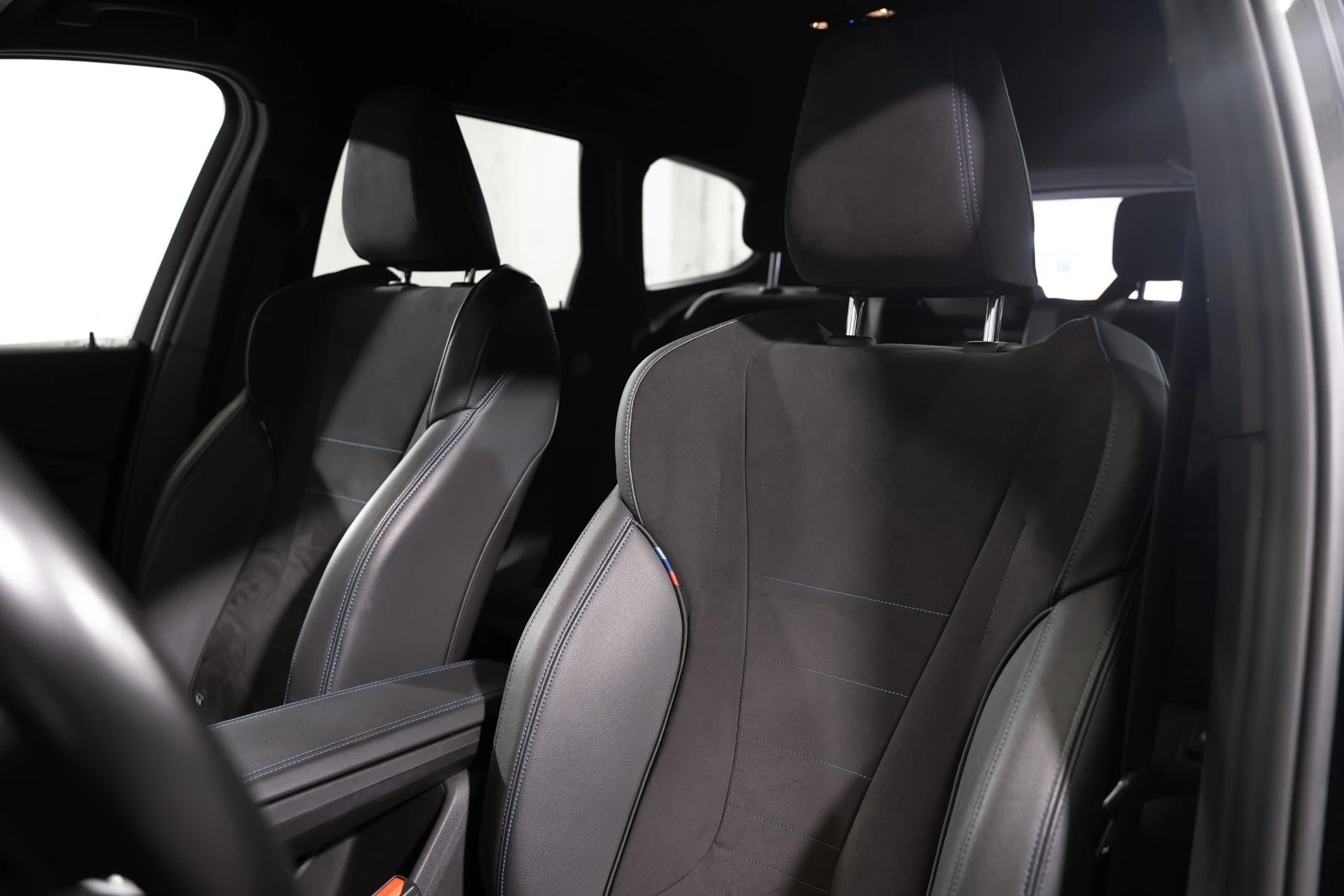 BMW X1 sDrive18i - изображение 8