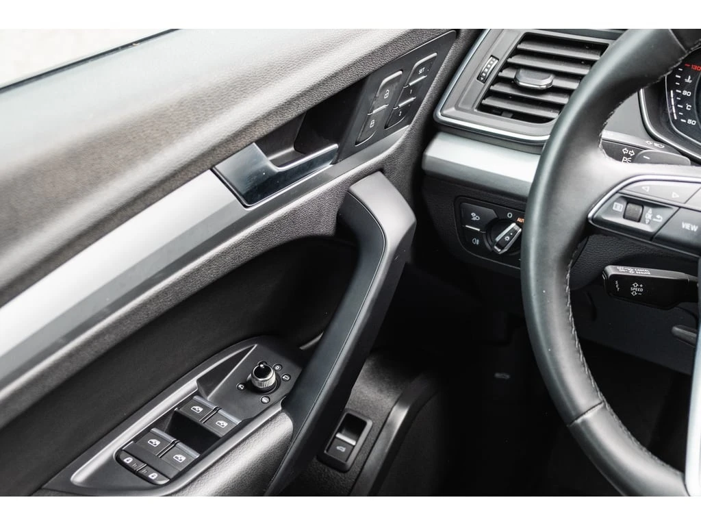 Audi Q5 * Komfort| Clean Carfax| 1 Owner| Low KM| Pano Roo - изображение 9