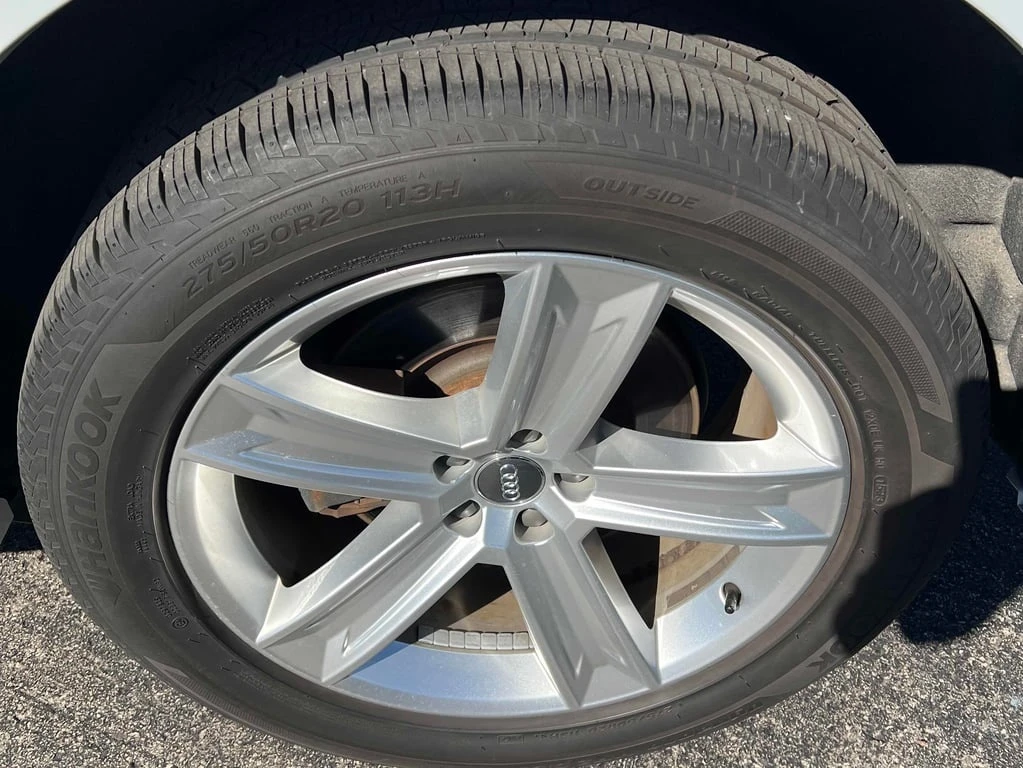 Audi Q8 * Progressiv * CARFAX * ДИСТРОНИК * 360 * ОБДУХВАН - изображение 7