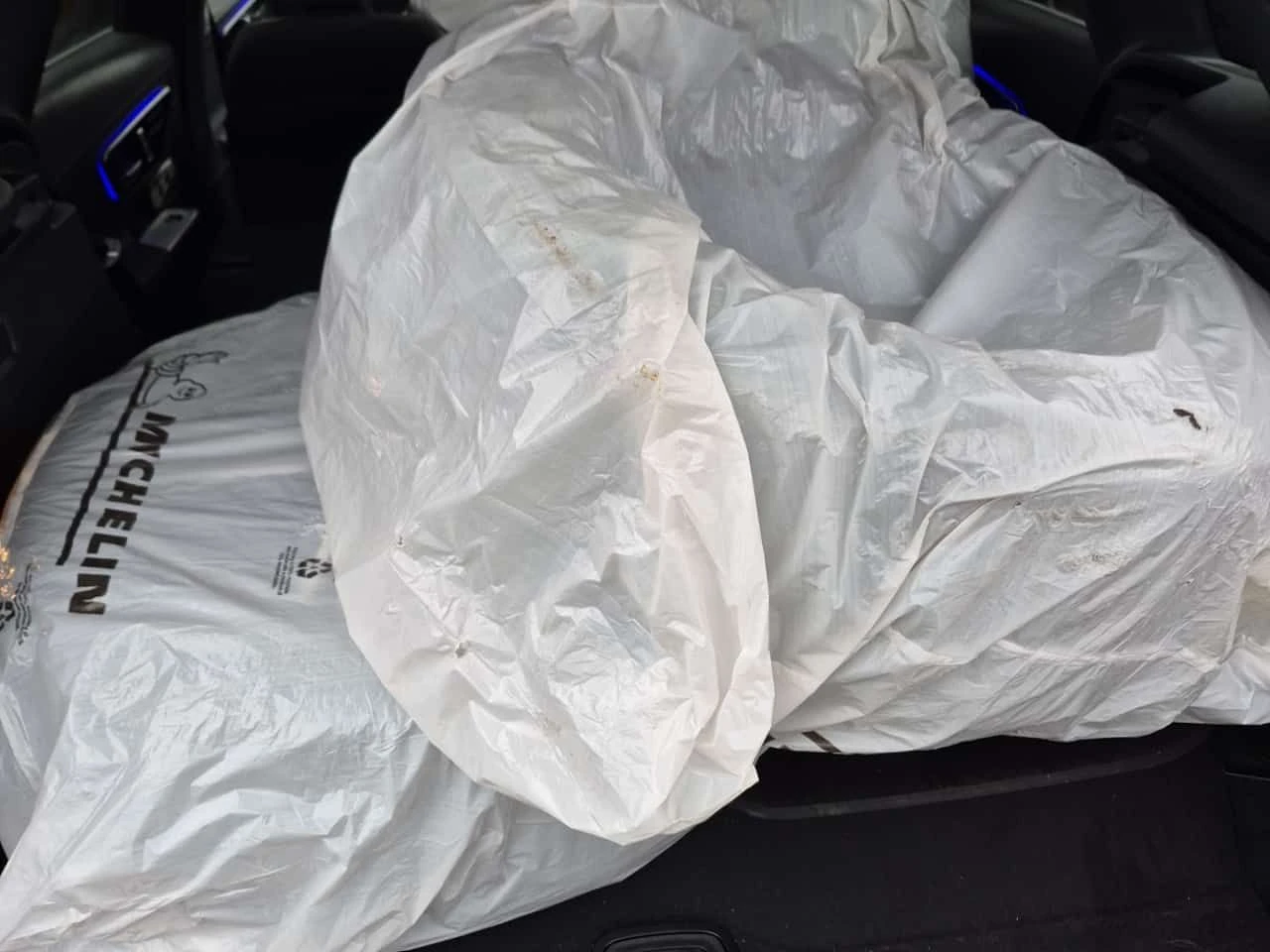 Mercedes-Benz GLC 300 * Един собственик * Без инциденти * CARFAX * , снимка 14 - Автомобили и джипове - 53878557