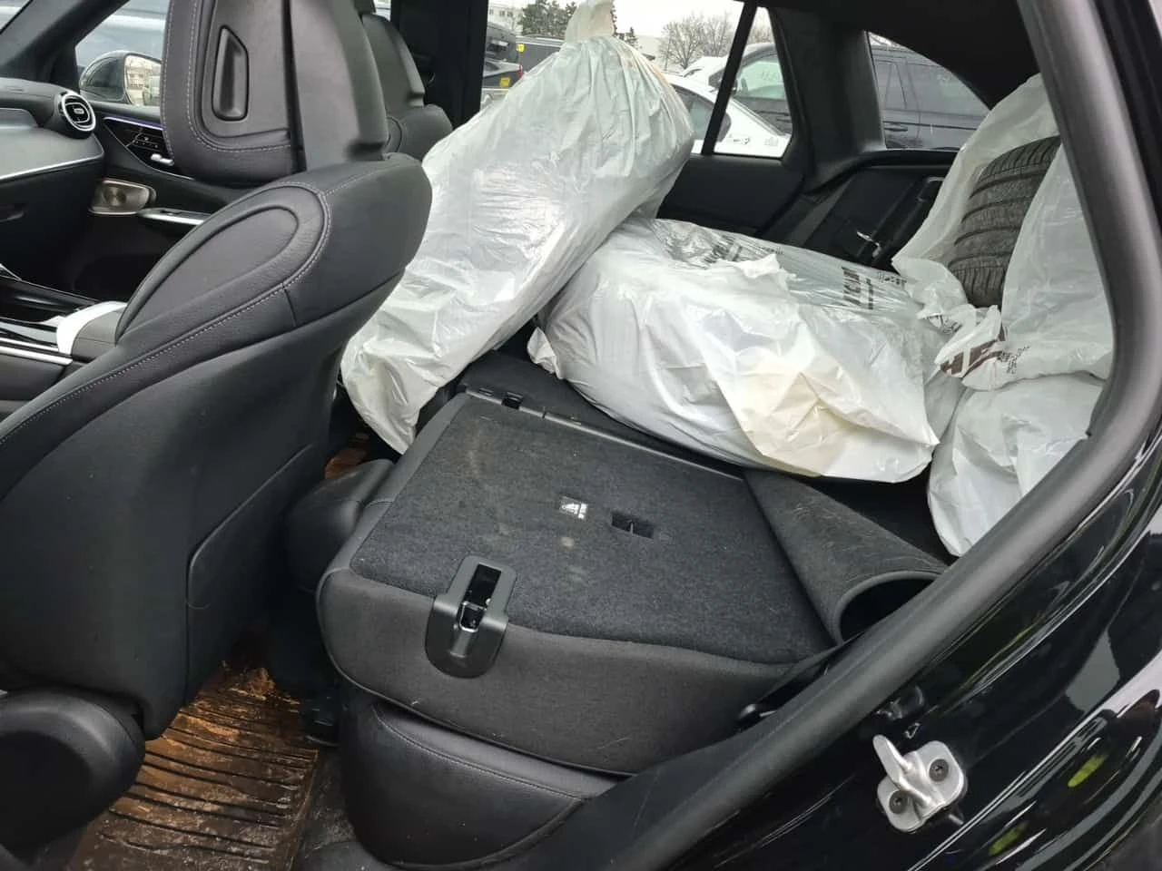 Mercedes-Benz GLC 300 * Един собственик * Без инциденти * CARFAX * , снимка 9 - Автомобили и джипове - 53878557